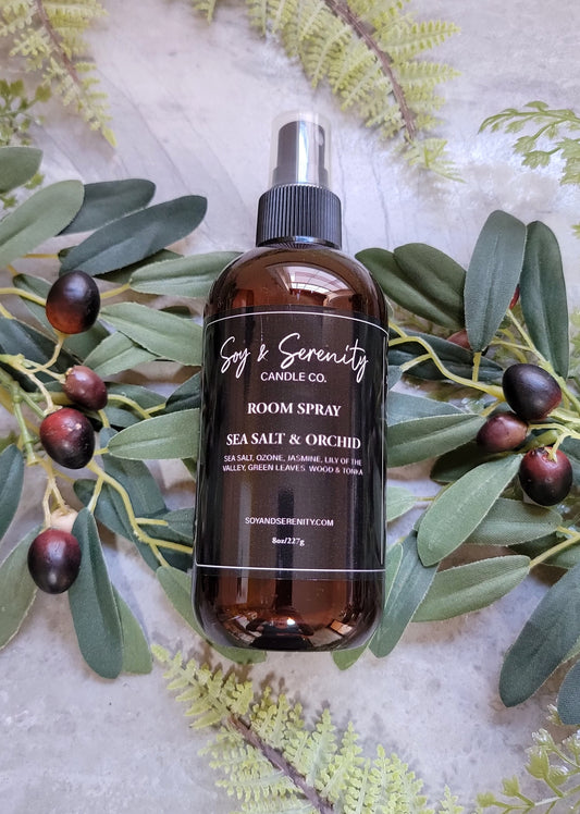 One of our most popular fragrances! Wrap your senses in an elegant blend of soft floral notes and marine highlights. Crisp ozonic top notes blend into sea salt with lush green leaves, and intoxicating freesia all resting on a relaxing base of tonka bean and amber. This scent has a year round appeal.