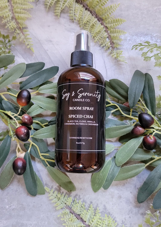 Spiced chai captures the inviting essence of a steaming mug of this much loved, and centuries old, beverage. Top notes of cinnamon, cardamom, and orange peel awaken the heart of rich cream and spicy peppercorn, while notes of rejuvenating black tea and sweet vanilla round out the base.