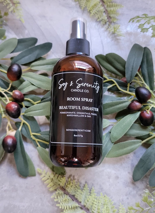 A passionate blend of pomegranate, peach, and apple blends perfectly with velvety marshmallow and oak to make you fall head over heels for this scent!