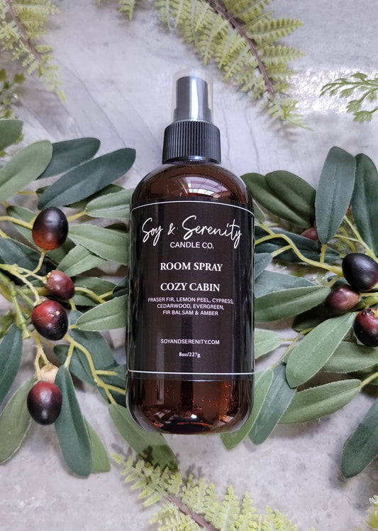Pine Lovers rejoice! Cozy Cabin smells as if you have walked into a crisp evergreen forest. Perfect for the holidays, but versatile enough to be enjoyed any time of year. 
