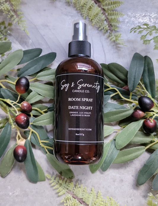 Floral bouquets mixed with a hint of orange, violet and lavender create this sensual aroma you’re sure to love!