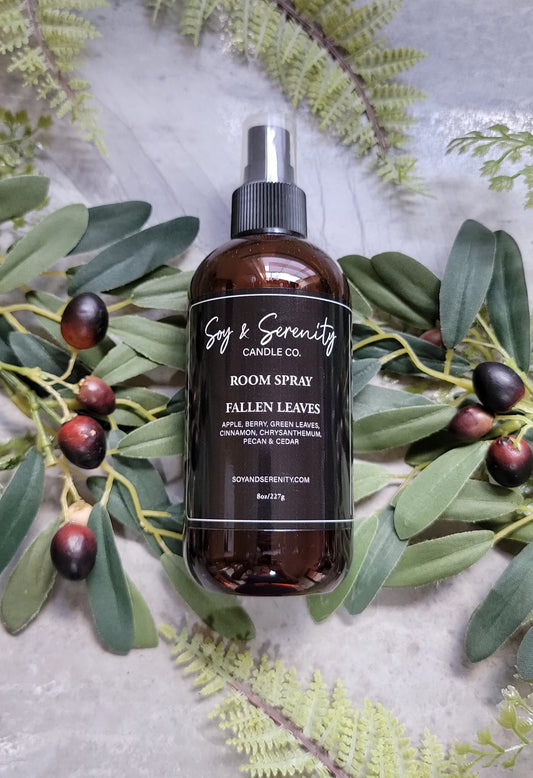 Wrap yourself with the smell of Autumn air! The sweetness of apples and berries is balanced by earthy green leaves and cedar. Notes of cinnamon and pecan add more dimension to the scent.   Essential oils: