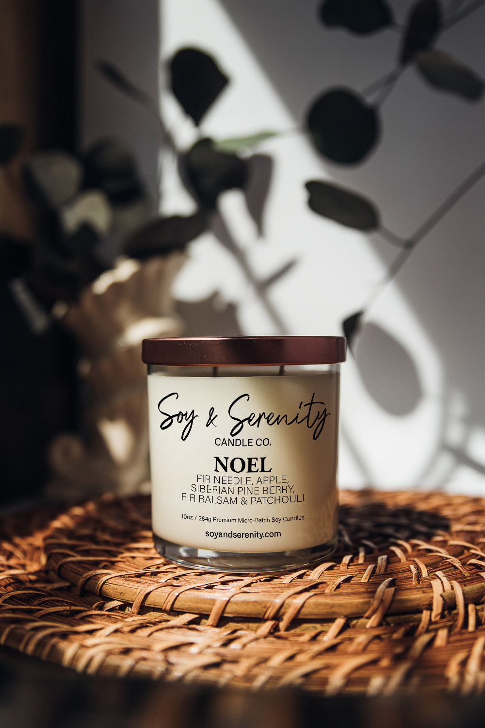 A perfectly festive holiday fragrance that fans of fresh woodsy scents will find appealing any time of year. It begins with top notes of invigorating eucalyptus and camphor, while middle notes of pine and fir are reinforced by a touch of spiced clove. Cedarwood and patchouli in the base ground this cheery scent. Bring the essence of the holidays any time of year!